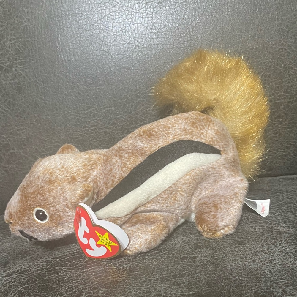 Chipper 1999 Ty beanie babies